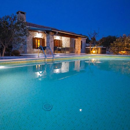 Holiday Home Svemir Drage Exterior photo