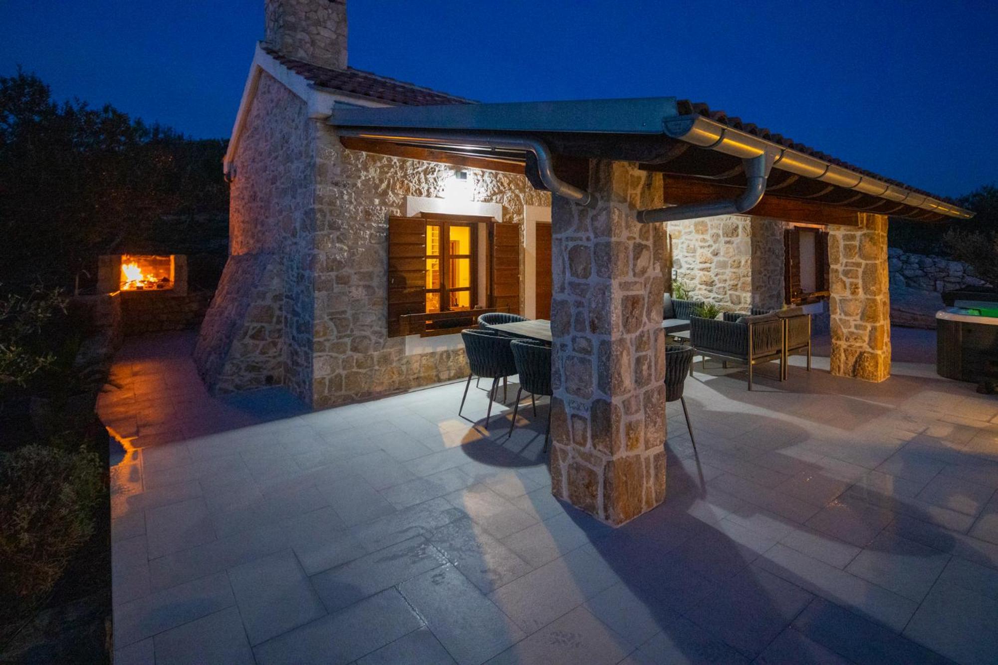 Holiday Home Svemir Drage Exterior photo