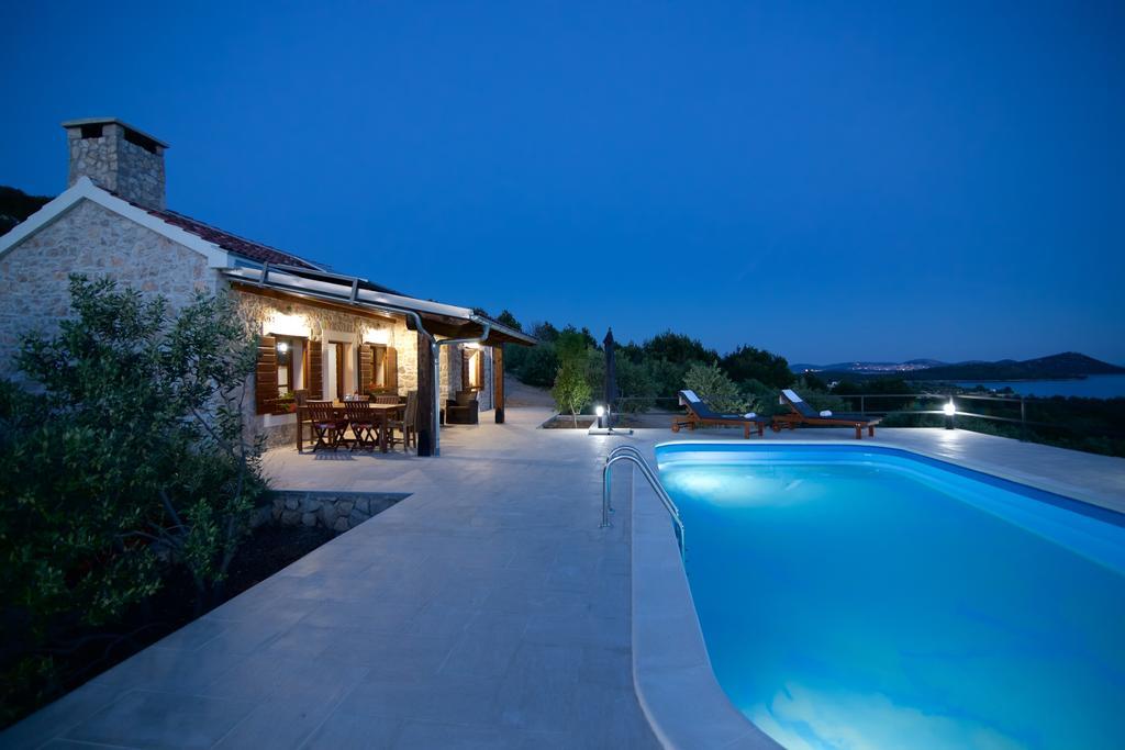 Holiday Home Svemir Drage Exterior photo